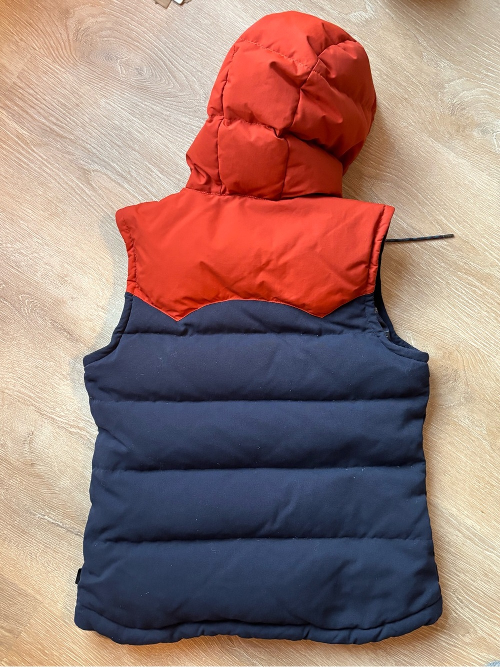 Patagonia Women’s Medium Navy Bivy Hooded Down Feather Insulated Vest - Picture 3 of 6